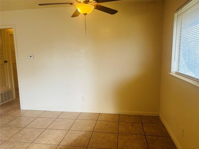 Building Photo - 8201 Sam Rayburn Dr