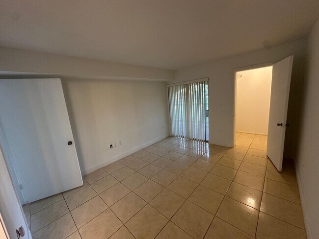 Foto del edificio - 2405 NW 33rd St