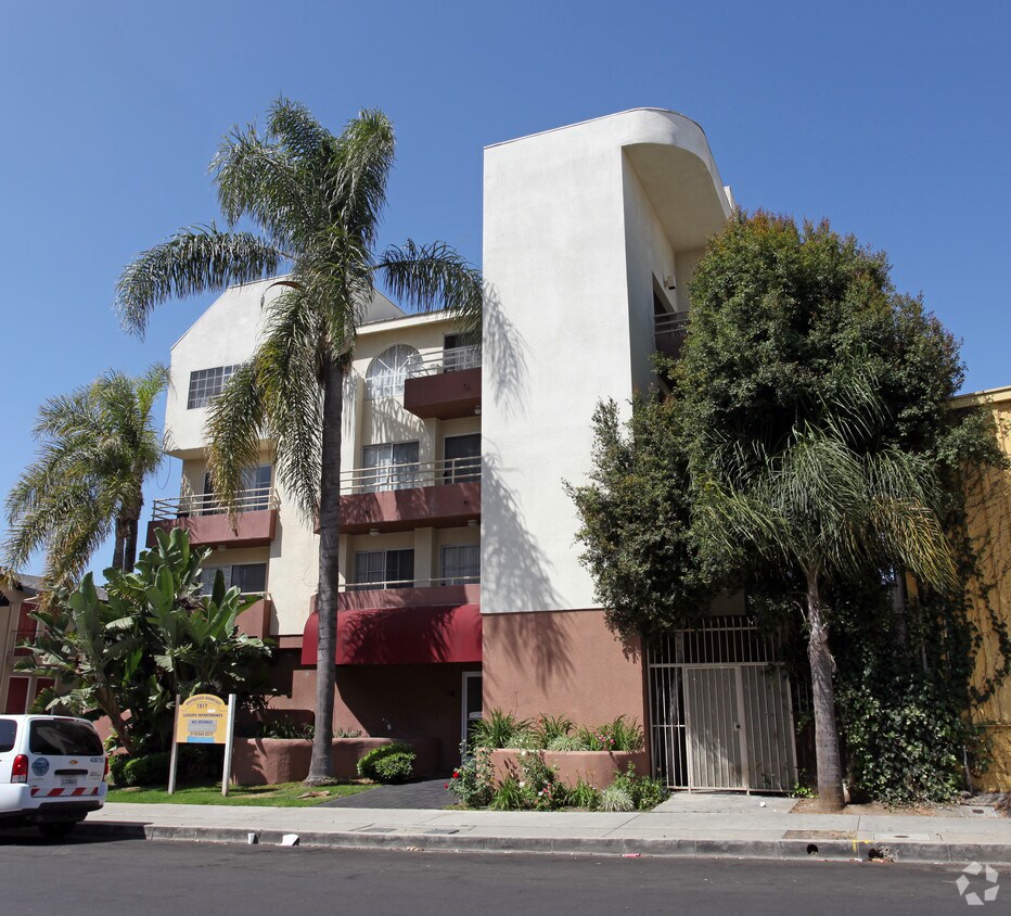 Foto del edificio - 1517 Armacost Ave