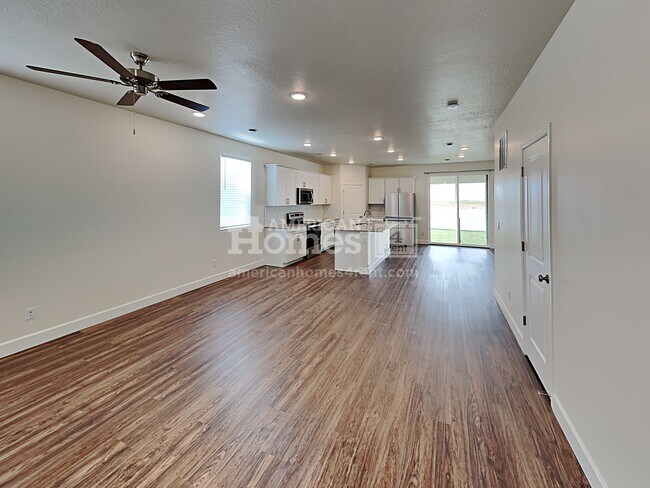 Foto del edificio - 3304 S Fields Avenue