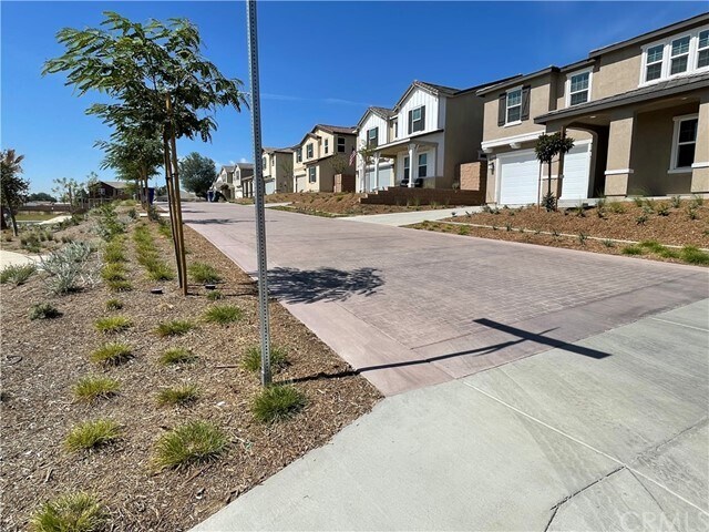 Building Photo - 9625 Summertime Ter
