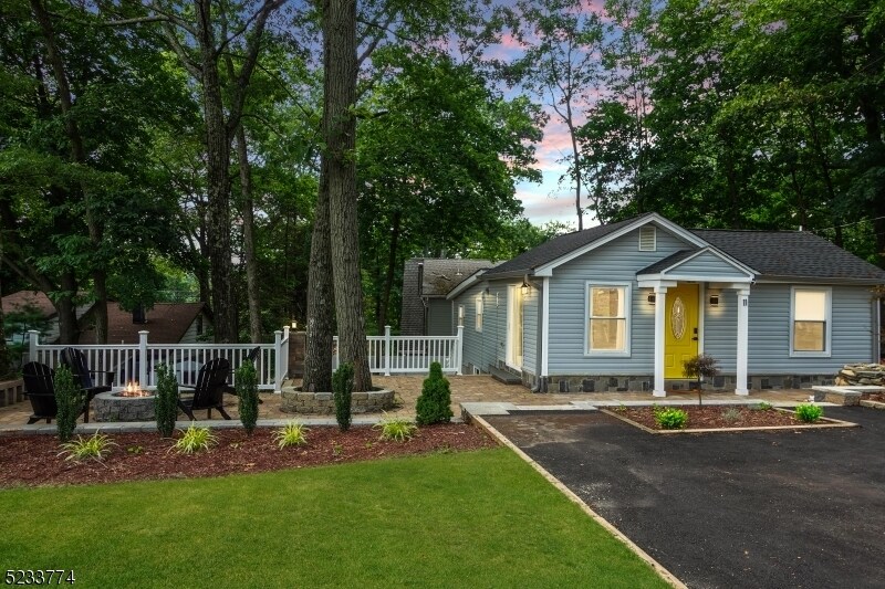 Primary Photo - 11 Audubon Rd