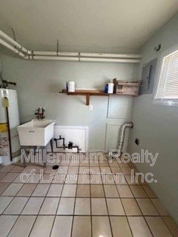 Building Photo - 844 Kettering Ave