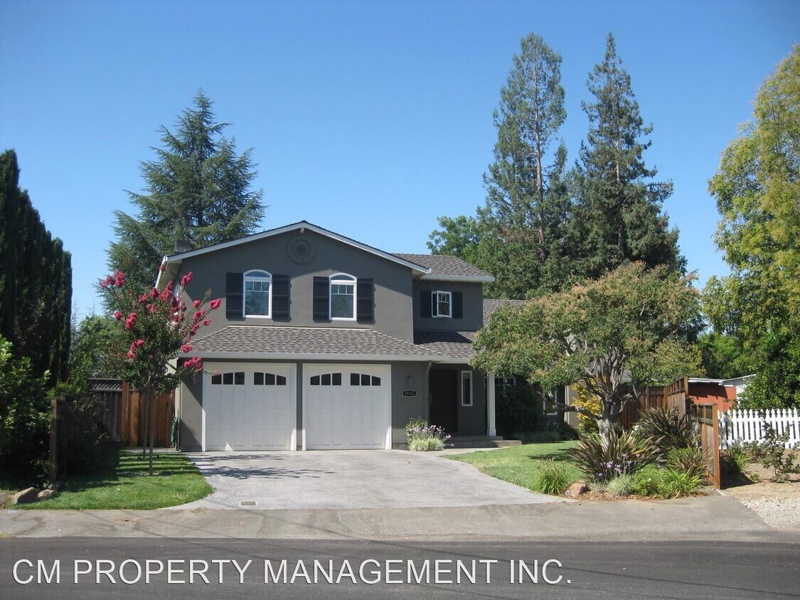 Primary Photo - 4 br, 3 bath House - 16425 W. La Chiquita Ave