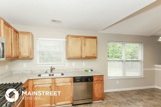 Building Photo - 5888 Bluegrass View