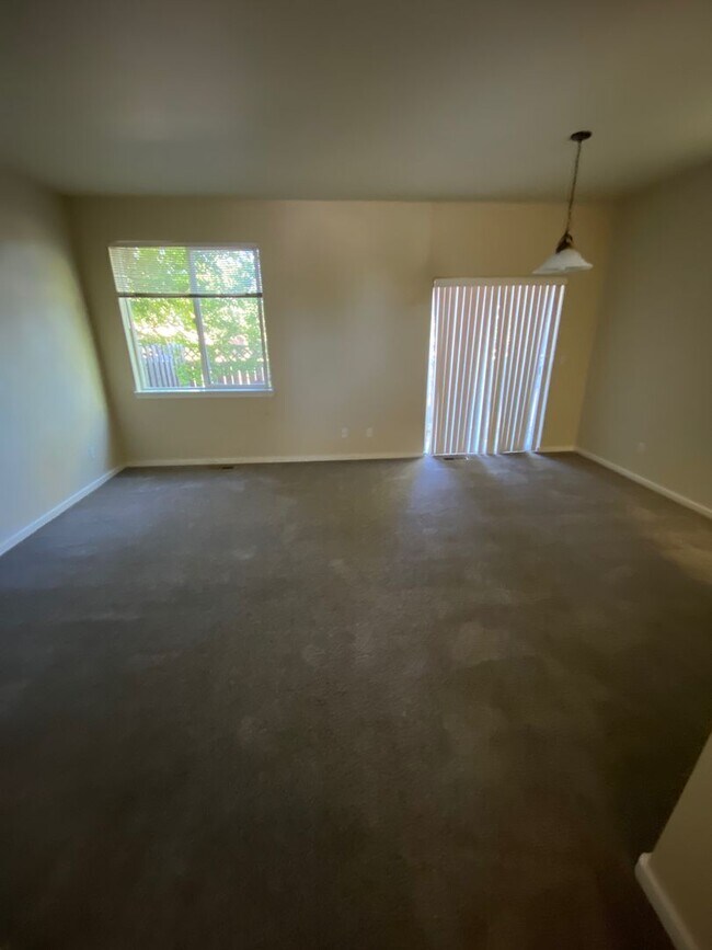 Building Photo - sal61331