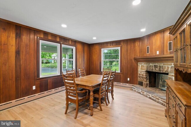Foto del edificio - 170 Iron Hill Rd