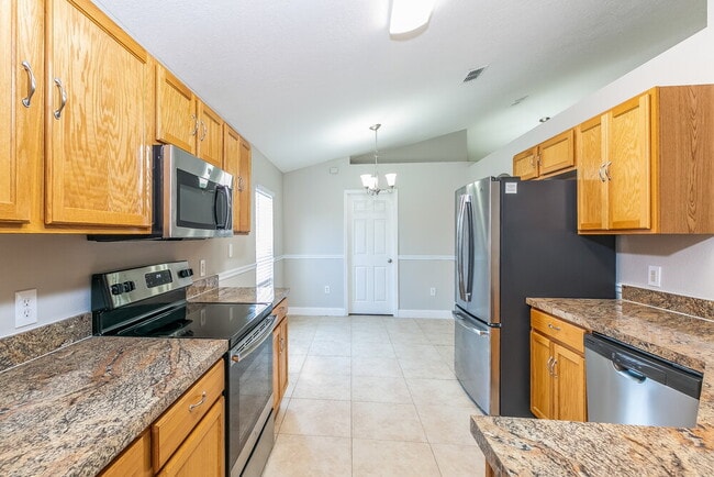 Building Photo - 588 Kilimanjaro Dr