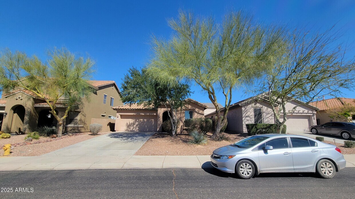 Foto principal - 12116 W Eagle Ridge Ln
