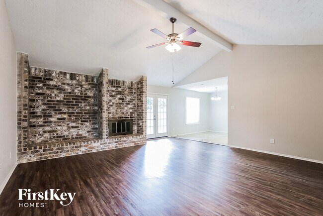 Building Photo - 15814 Whipple Tree Dr