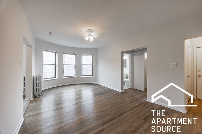 Building Photo - 7726 N Marshfield Ave