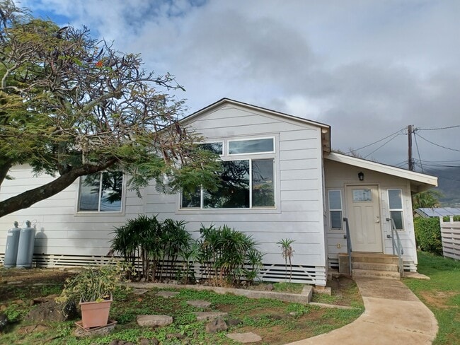 Building Photo - 205 Naniloa Dr