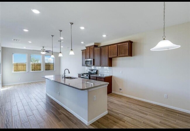 Foto del edificio - 5617 Evanston Ln