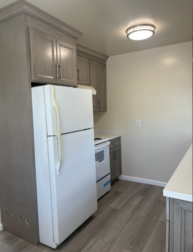 Foto del edificio - Charming 2-Bedroom Apartment with Hardwood Floors in Berkeley – Perfect Location!