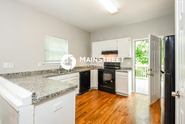 Foto del edificio - 6 Bedroom Pet-Friendly Home in Atlanta, GA with Main Street Renewal