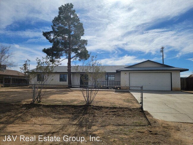 Building Photo - 3 br, 2 bath House - 8400 Willow Ave