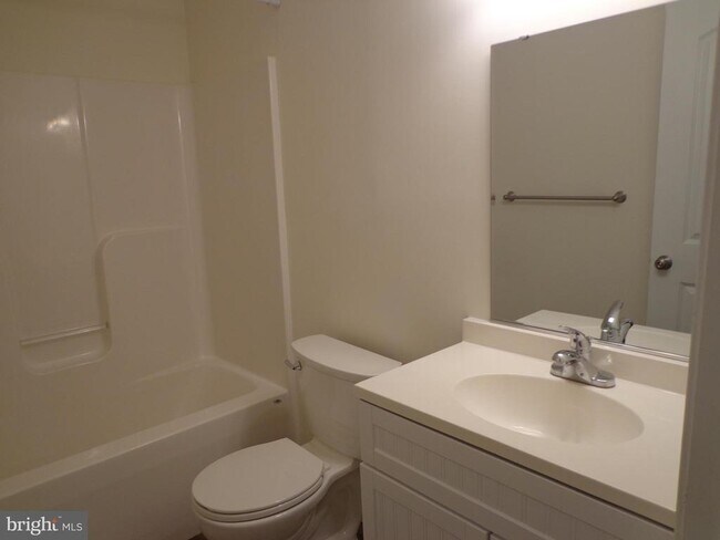 Building Photo - 43950 Casey's Ln