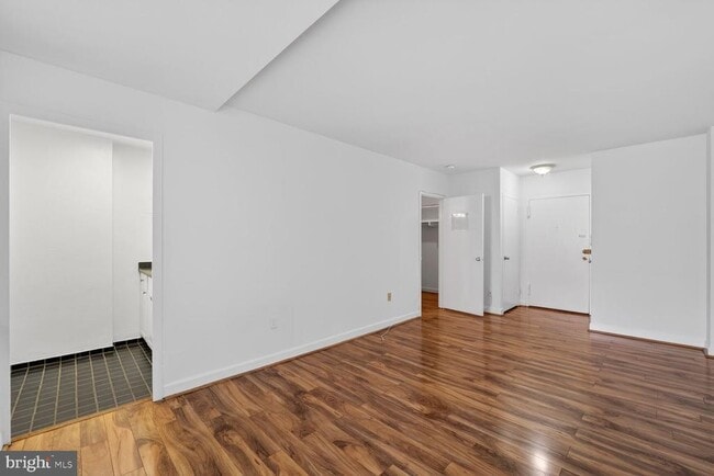 Foto del edificio - 1021 Arlington Blvd