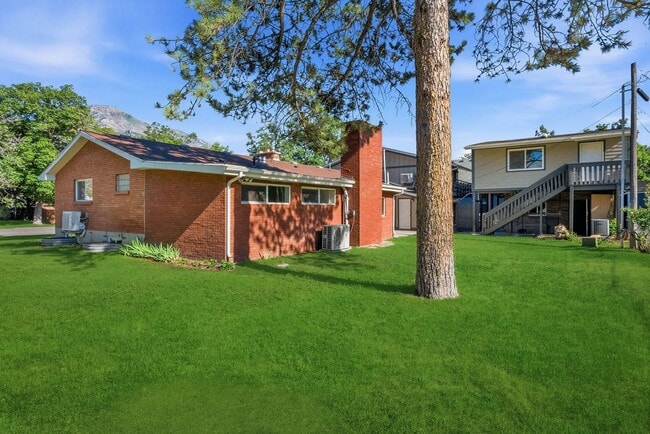 Building Photo - 189 N 300 E