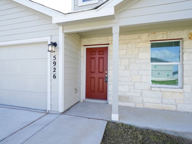 Building Photo - 5926 Seaside Mnr