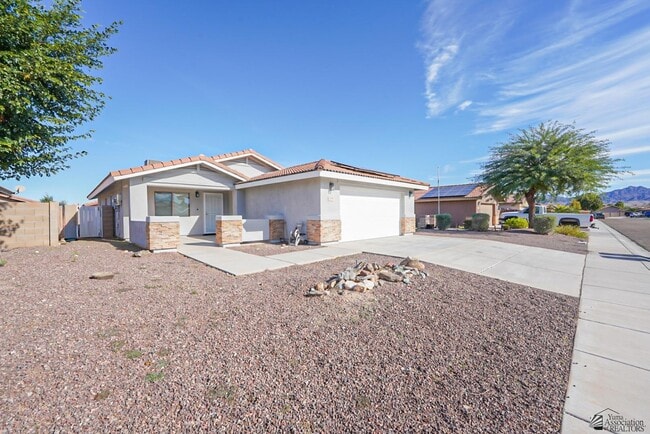 Building Photo - 13766 E 45th Ln