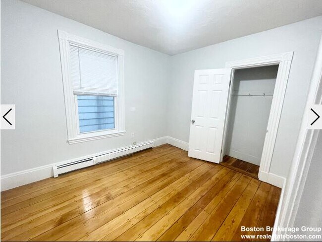 Building Photo - 22 Howell St