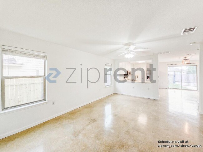 Foto del edificio - 5803 Viewpoint Dr