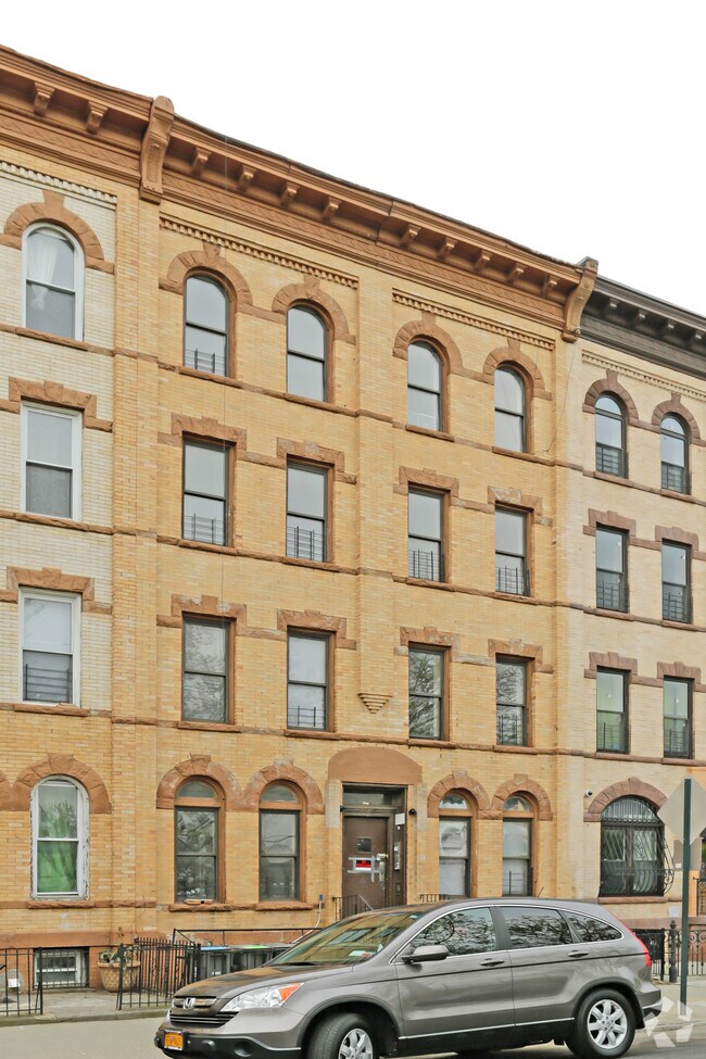 Foto del edificio - 788 Madison St