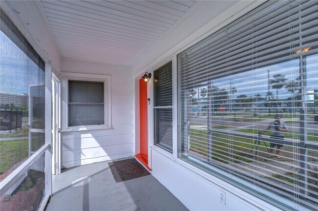 Foto del edificio - 5737 Shore Blvd S