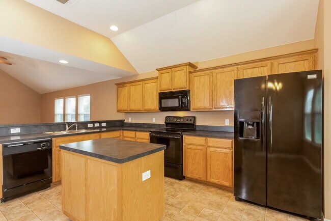 Foto del edificio - 1012 Junegrass Ln