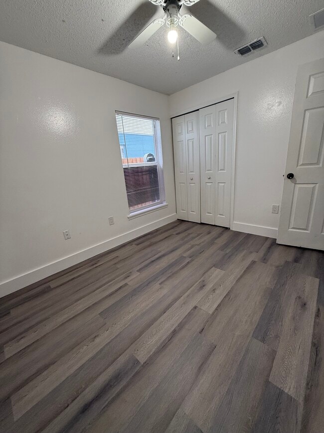 Building Photo - 6921 Long Needle Ct