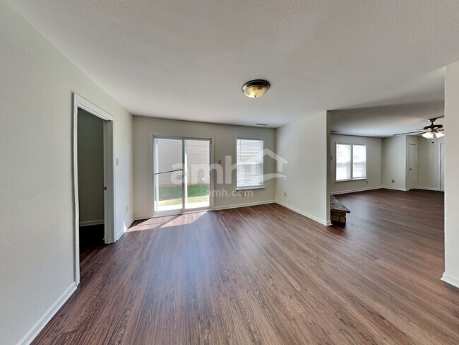 Building Photo - 751 Skywatch Lane
