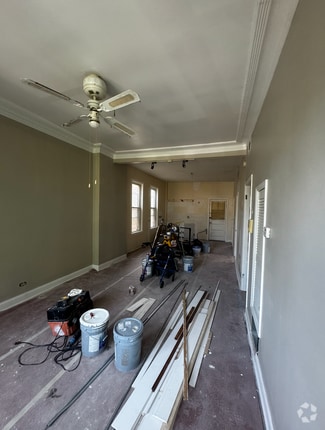 Building Photo - 1348 N Bell Ave