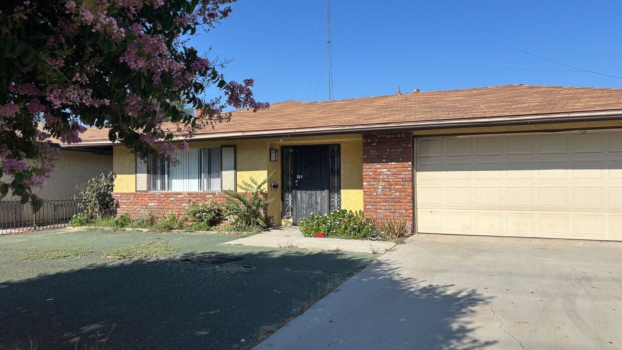 Primary Photo - Central Hemet - Three Bedroom, Two Bathroo...