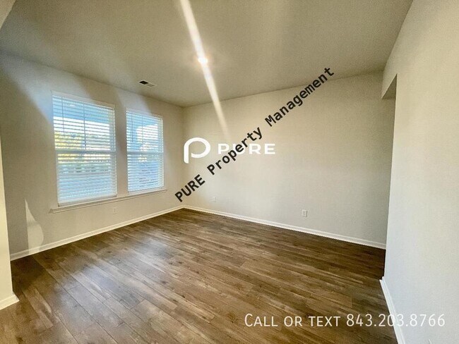 Foto del edificio - 5 bedroom 4.5 bath in Summers Corner!!!