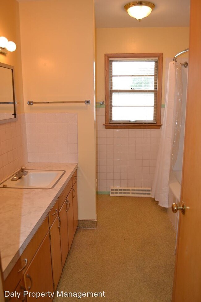 Building Photo - 3 br, 2 bath House - 2540 LaMar Ave