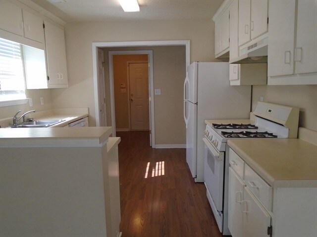 Foto del edificio - 140 Cannon Dr