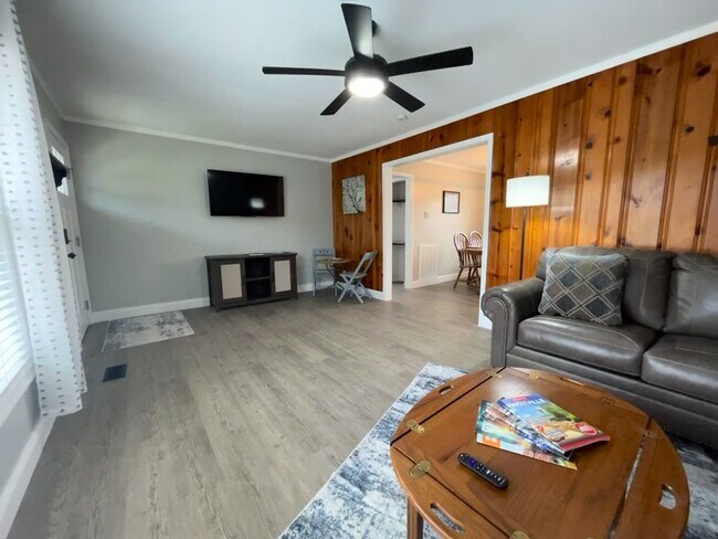 Foto del edificio - 220 E Hendron Chapel Rd