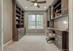 Building Photo - 47 Firethorn Pl