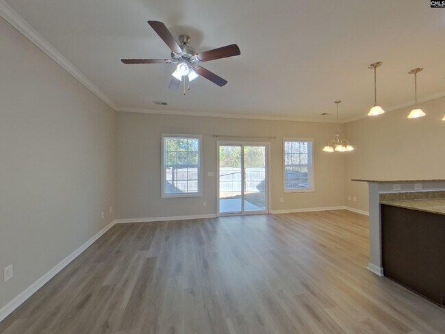 Foto del edificio - 653 Dawsons Park Wy