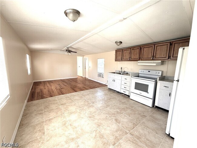 Building Photo - 2521 Brownell Ct