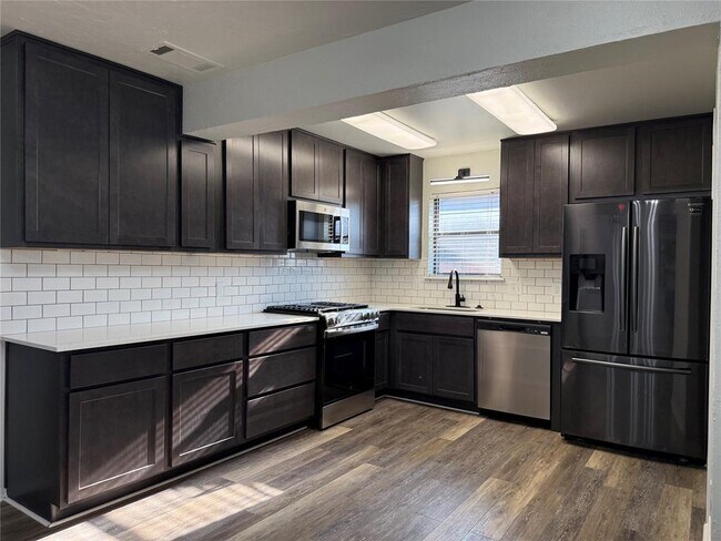 Foto del edificio - 2116 NE 8th St