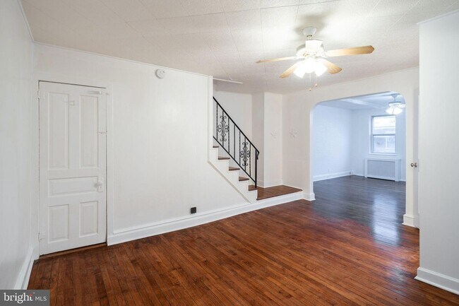 Building Photo - 4448 Mitchell St