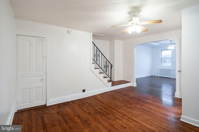 Foto del edificio - 4448 Mitchell St