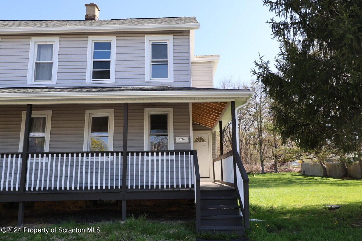 Primary Photo - 1724 Luzerne St