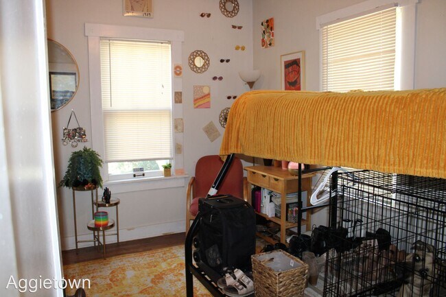 Building Photo - 4 br, 2 bath House - 731 Laramie