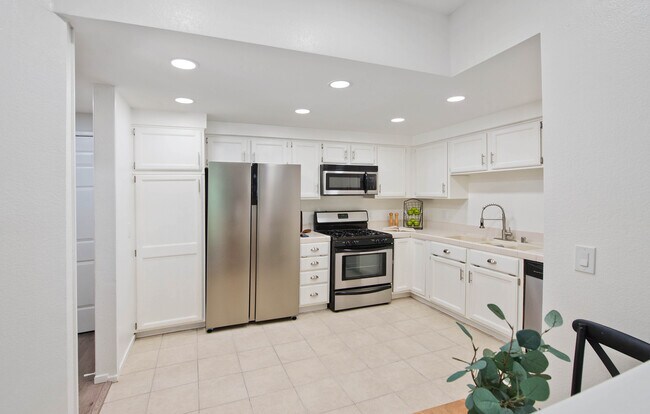 Building Photo - 14347 Albers St