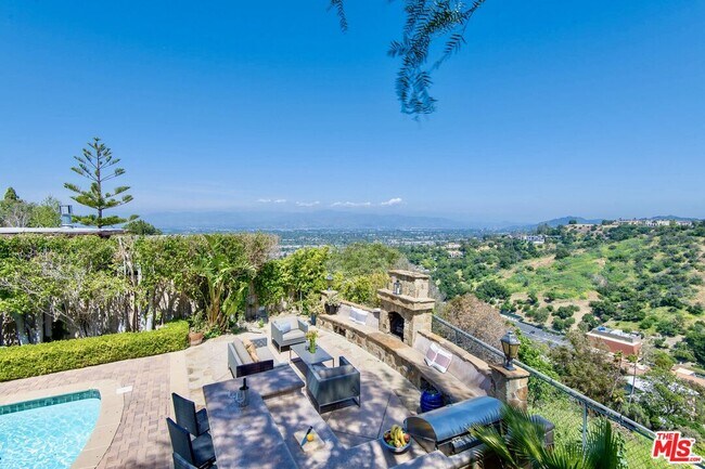 Building Photo - 3854 Beverly Ridge Dr