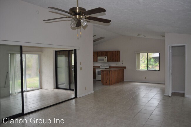 Foto del edificio - 2 br, 2 bath House - 127 Persimmon Drive
