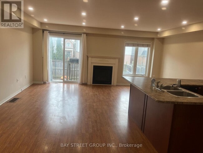 Building Photo - 96 Bettina Pl